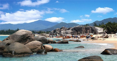 在孙吴县加盟欧依派洗衣什么位置客源多，2025年还能在孙吴县投资干洗店行业吗